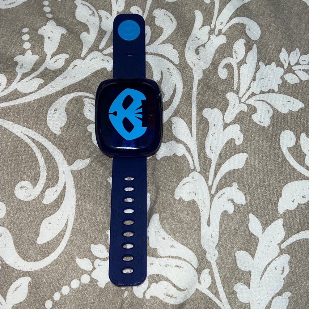 Navy Blue Smartwatch with Silicone Band